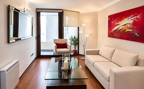 Departamento Las Condes 2D 2B a paso de Clínicas y Centros de SKI